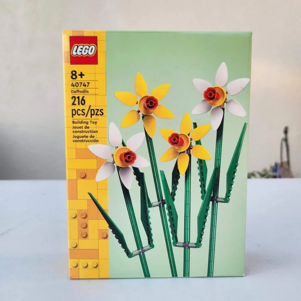 NEW LEGO Daffodils Flowers 40747 Building Set 216 Pieces Flower Botanical Collec